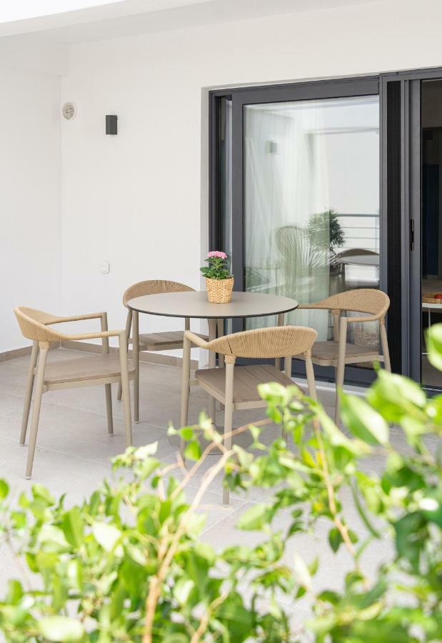 Eladia Suites Neos Marmaras Bagian luar foto